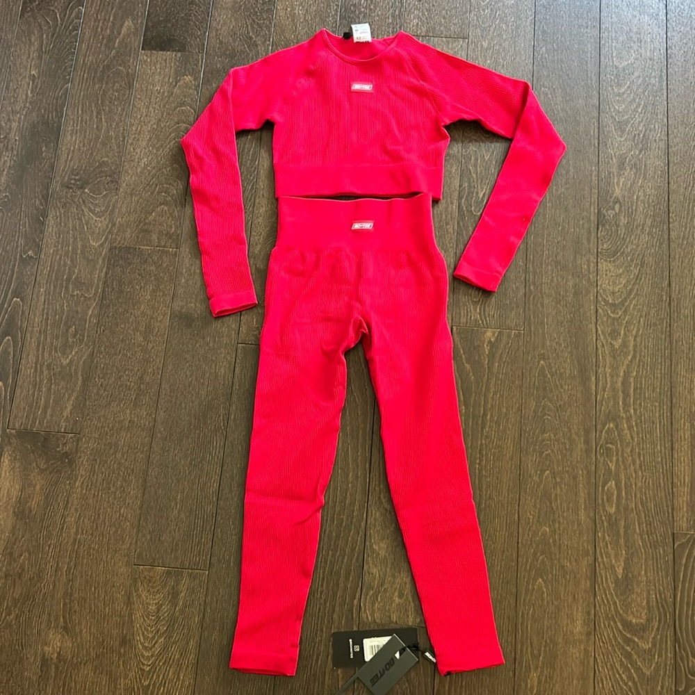Women’s red bo+tee workout set